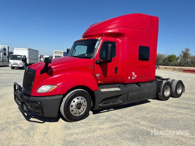 2019 International LT625 6x4 Cabina con cuccetta per trattore stradale