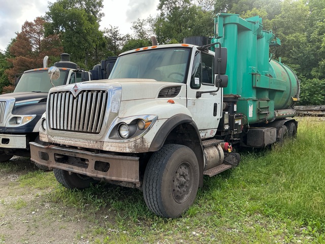 2009 International 7600 6x4 Vacuum Tanker Truck (Inoperable)