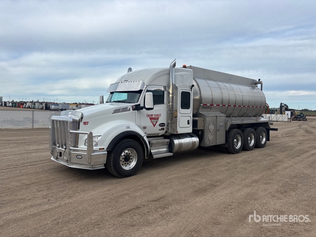 2025 Kenworth T880