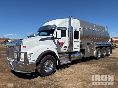 2025 Kenworth T880 22085 L 8x6 Sleeper Tanker Truck
