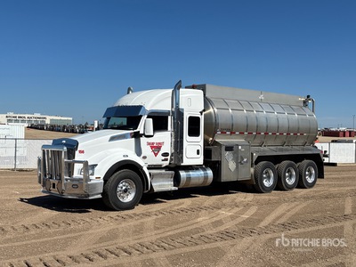 2025 Kenworth T880 22085 L 8x6 Sleeper Tanker Truck