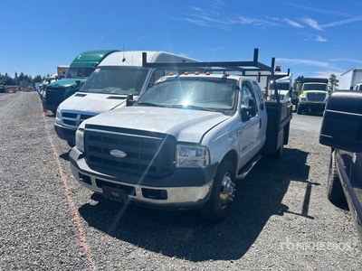 2006 Ford F-350 XL 4x2 Extended Cab Table Top Truck (Inoperable)