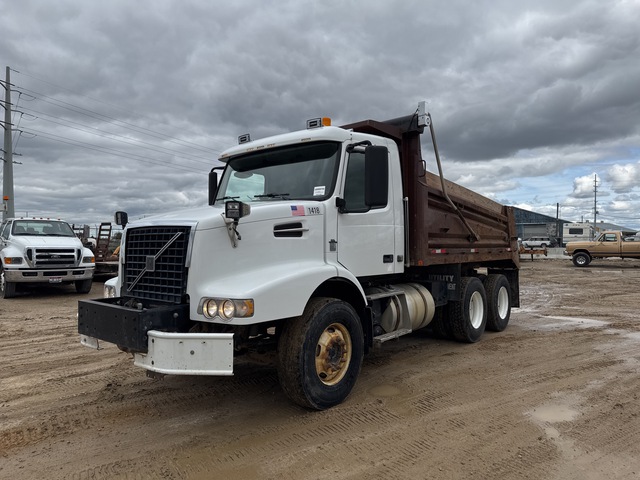 2009 Volvo VHD 6x4 T/A Dump Truck