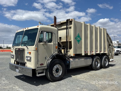 2010 Peterbilt 320 6x4 Rear Loader Waste Collection Truck