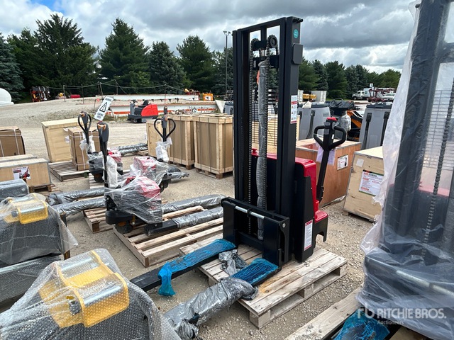 2026 STARVOX CDD-3M 3306 lb Electric Stacker (Unused)