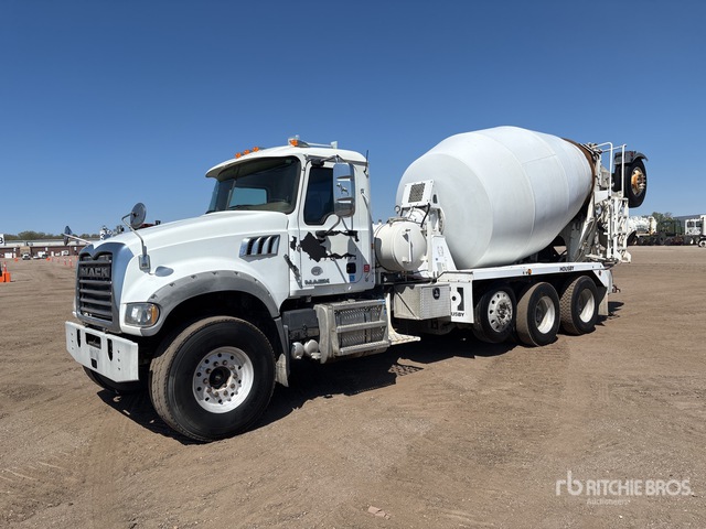 2016 Mack GU713 10x4 Mixer Truck