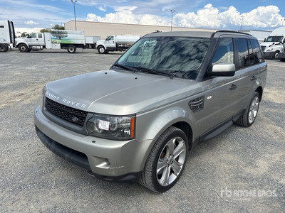 2010 Land Rover Range Rover 4WD を見 SUV
