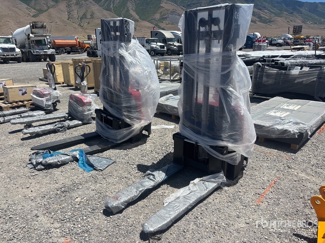 2026 STARVOX CDD-3M 3300 lb Electric Stacker (Unused)