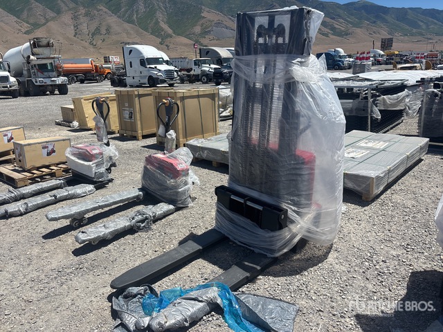 2026 STARVOX CDD-3M 3300 lb Electric Stacker (Unused)