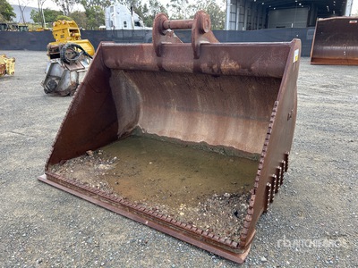 MQ 2200 mm Q/C Cleanup Excavator Bucket