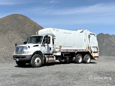 2017 International 7400 Camion de ramassage des ordures ménagères
