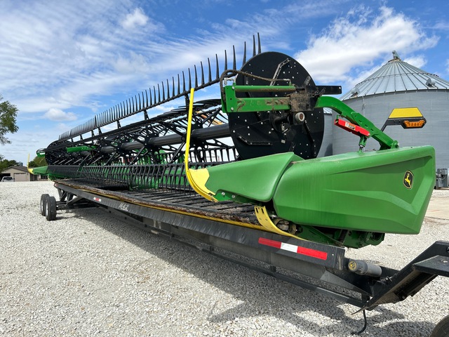 2024 John Deere HD40F 40 ft Flex Draper Combine Header 2024 John Deere HD40F 40 ft Flex Draper Combine Header