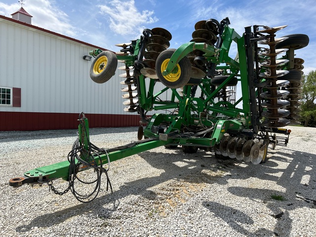 John Deere 2623 36.5 ft Draw Bar Tandem Disc John Deere 2623 36.5 ft Draw Bar Tandem Disc