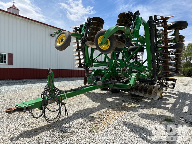 John Deere 2623 36.5 ft Draw Bar Tandem Disc