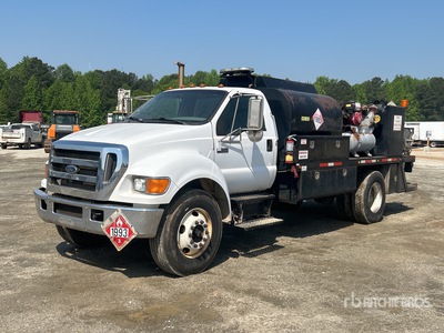 Ford F-750 4x2 Fuel and Lube Truck