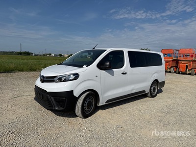 2023 Toyota Proace Verso 2.0 106 KW L2H1 9 Seater Bus