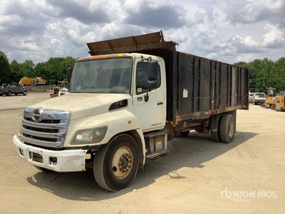 2015 Hino 338 4x2 Landscape Truck