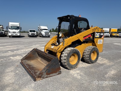 2015 Cat 246D Chargeuse à direction à glissement