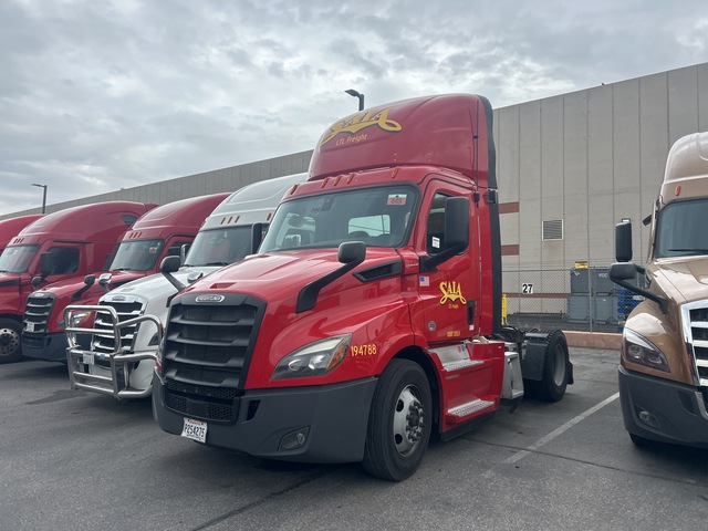 2019 Freightliner Cascadia 113 4x2 S/A Day Cab Truck Tractor (Inoperable)