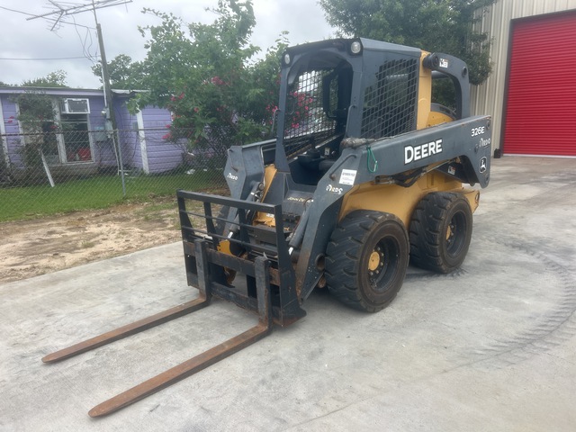2014 John Deere 326E Skid Steer Loader 2014 John Deere 326E Skid Steer Loader