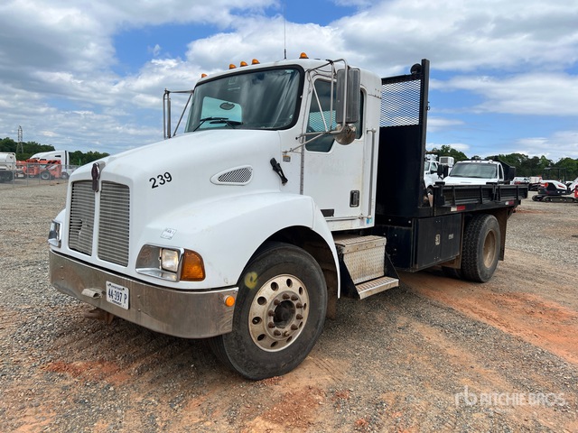 2001 Kenworth T300 4x2 Flatbed Truck