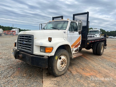 1995 Ford F800 Camion à Plateau