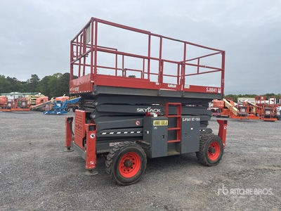 2017 Skyjack SJ8841RT 4x4 Dual Fuel Scissor Lift