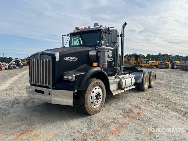 1997 Kenworth T800 6x4 T/A Day Cab Truck Tractor