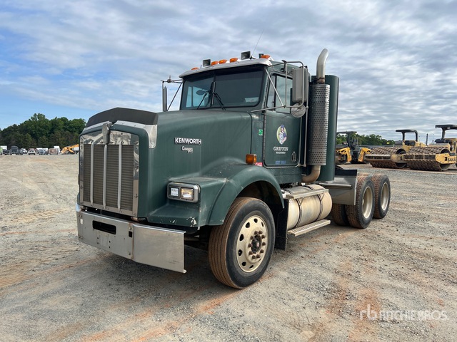 2000 Kenworth T800 6x4 T/A Day Cab Truck Tractor