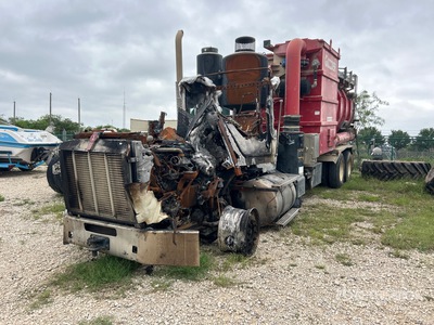 Vactor GUZST00 on 2015 Kenworth T-800 6x4 Camion-citerne à vide (Inoperable)
