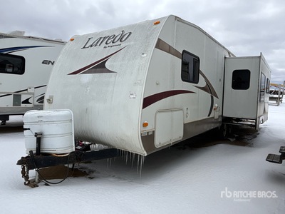 2006 Laredo 31 ft T/A عربة سفر