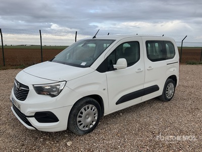 2021 Opel Combo 5 فان نقل ركاب