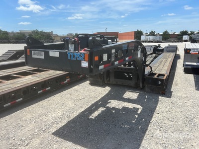 2020 Fontaine Magnitude 55 HFLD 27 Tri/A Single Drop Removable Gooseneck Lowboy Trailer