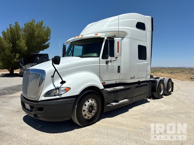 2016 International LF687 6x4 Cabina con cuccetta per trattore stradale