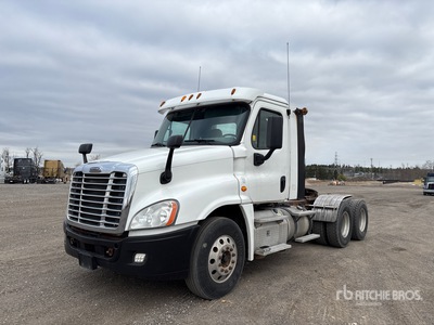 2015 Freightliner Cascadia 125 6x4 Day Cab Truck Tractor