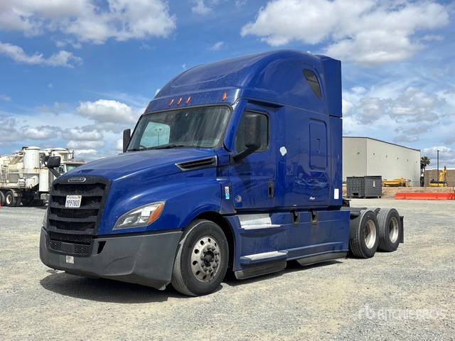 2021 Freightliner Cascadia 126 6x4 T/A Sleeper Truck Tractor