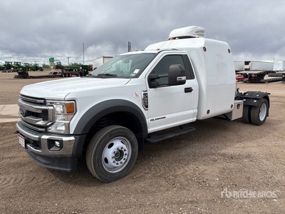 2022 Ford F-550 4x4 Sleeper Camion remorque polyvalent