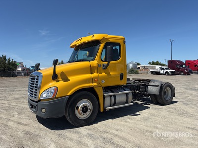 2014 Freightliner Cascadia 125 6x2 Day Cab Truck Tractor