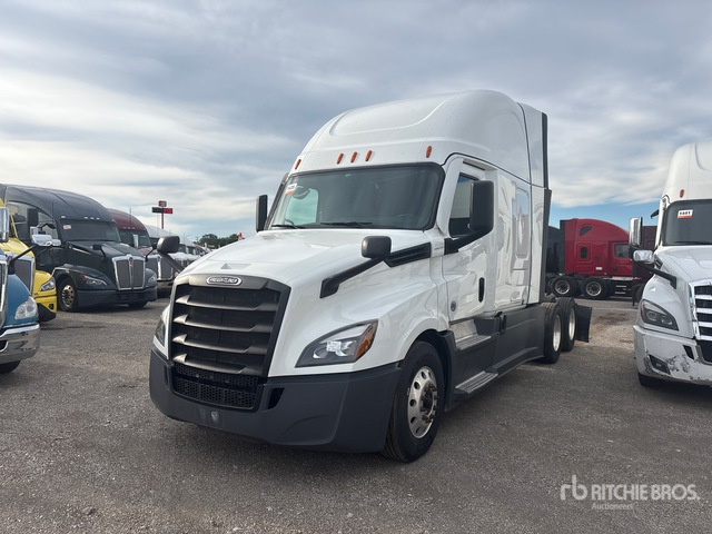 2023 Freightliner Cascadia 126 6x4 T/A Sleeper Truck Tractor