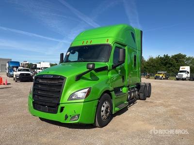 2020 Freightliner Cascadia 126 6x4 Sleeper Truck Tractor