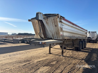 2008 Arne's 30 ft Tri/A Tipping Trailer