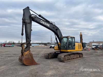 2011 John Deere 200D LC Escavatore cingolato