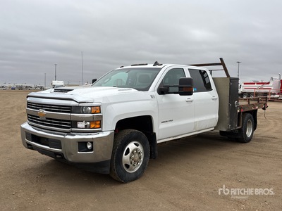 2018 Chevrolet Silverado 3500HD 4x4 Crew Cab Camion à Plateau