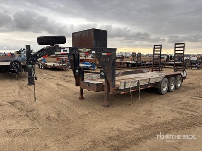 2007 H & H 20 ft Tri/A Gooseneck Equipment Trailer
