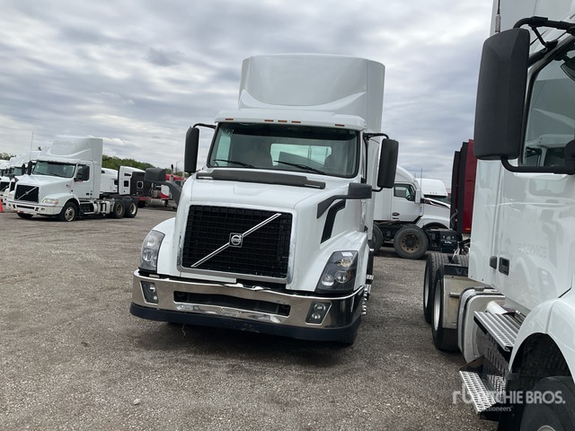 2017 Volvo VNL T/A Day Cab Truck Tractor
