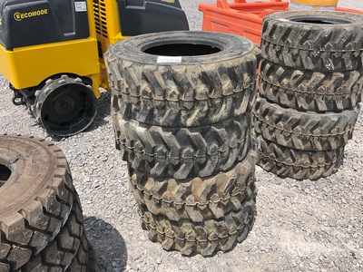 Quantity of (4) 12-16.5 Lote de Llantas para Minicargador (Sin Usar) / Tires (Unused) - Fits Skid Steer Loader