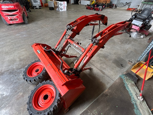 Kubota LA535 Front Loader Attachment