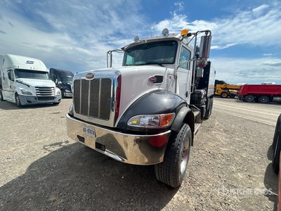2019 Peterbilt 348 6x4 Camion pelleteuse sous vide
