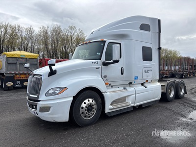 2018 International LT625 6x4 تراكتور شاحنة كابينة النوم (ثنائية المحور)