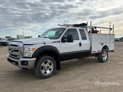 2015 Ford F-250 XLT 4x4 Extended Cab Utility Truck